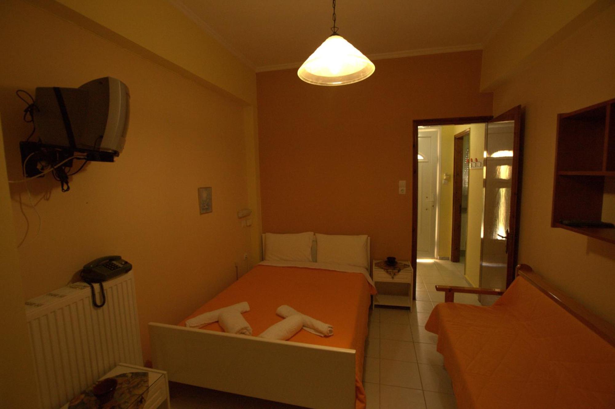 Angela Studios Karfas Room photo